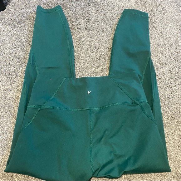 Emerald green elevate go dry leggings with mesh cut out - Picture 4 of 4